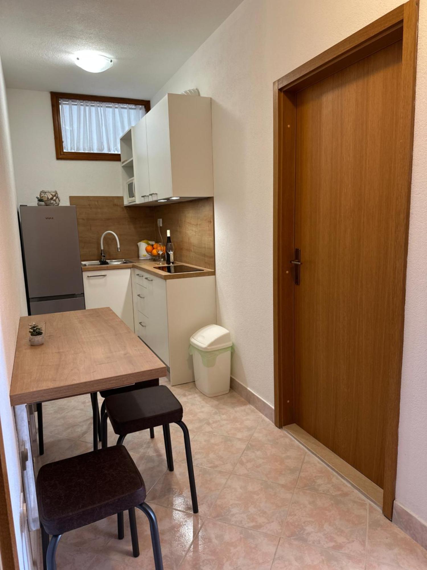 Apartmani Jurica I Ankica Brela Eksteriør bilde